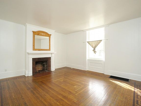 5th image of 1353 Avalon Dr