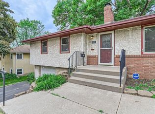 909 Logan Ln, South Saint Paul, MN 55075