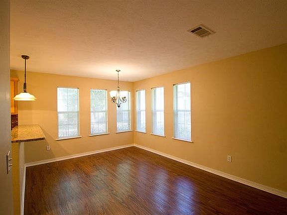 5th image of 1417 Edgewood Cir