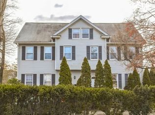 25 Valley Rd, Cos Cob, CT 06807