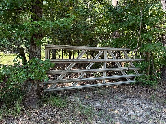 3rd image of 199 County Road 4560