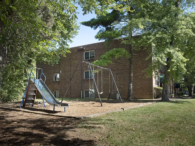 Shadow Hill — Photo 10