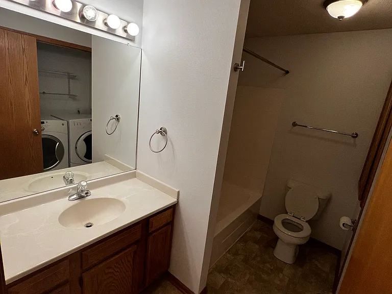 1400 S 52nd St #2 — Photo 14