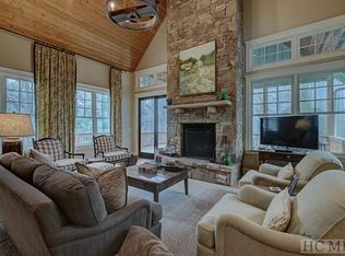 8 Waterleaf Dr, Glenville, NC 28736