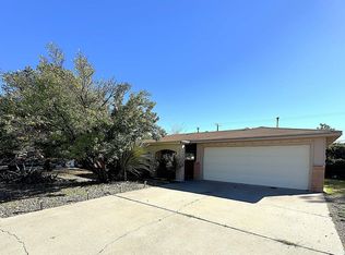 504 La Fonda Dr, Roswell, NM 88201