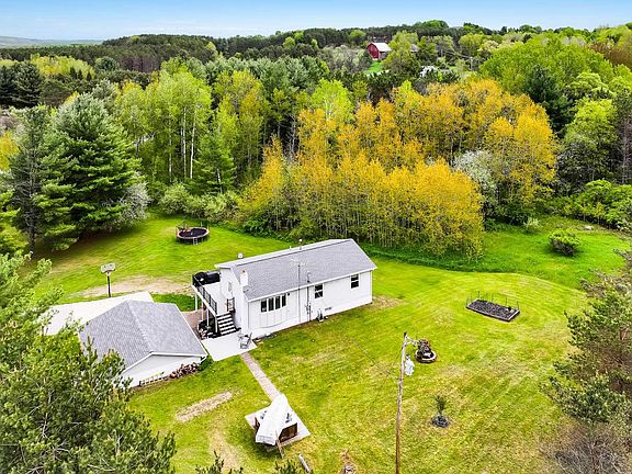 2nd image of 4700 Clam Lake Dr