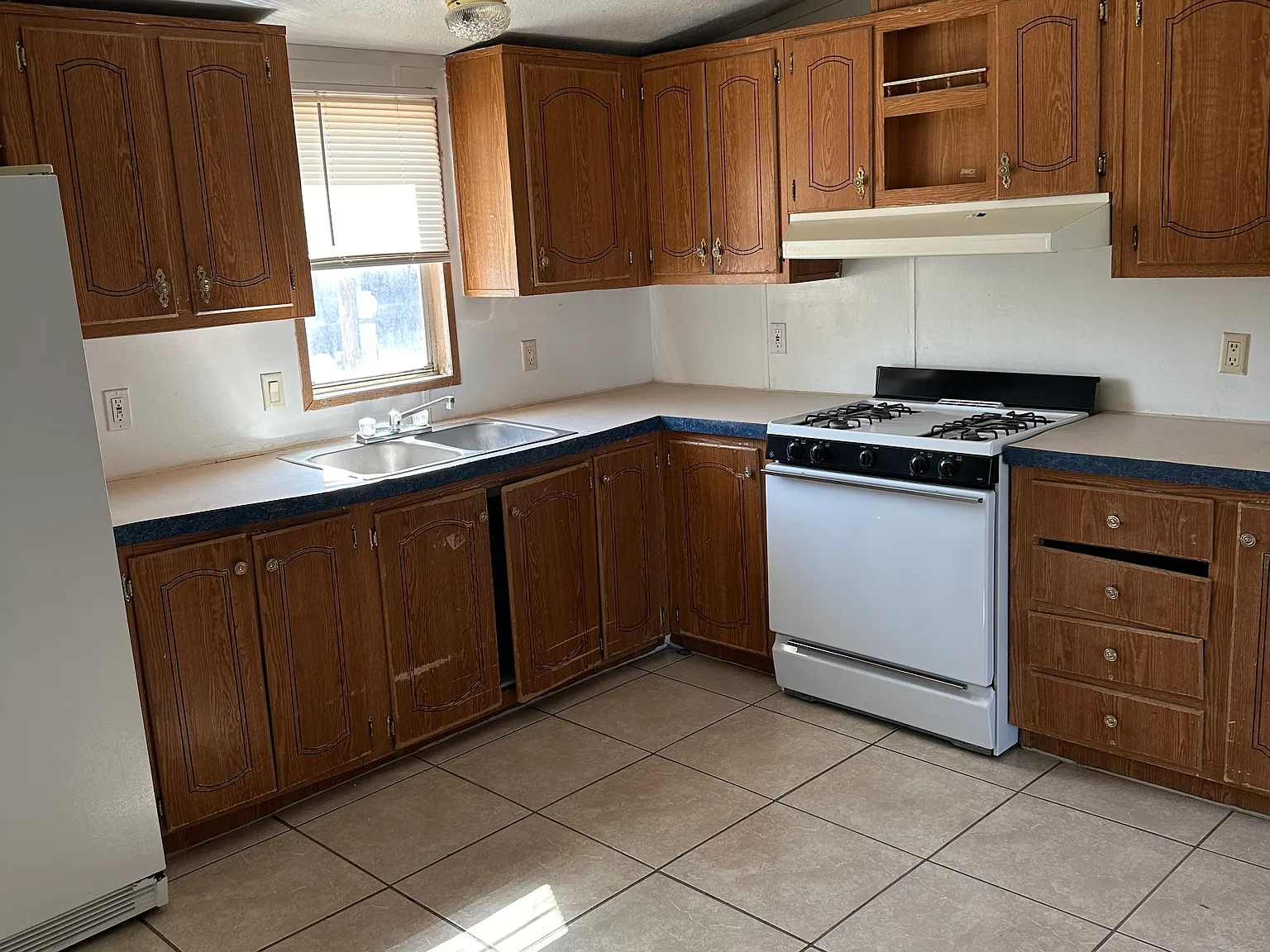3 bed, 1120 sqft, $1,600 — Photo 2