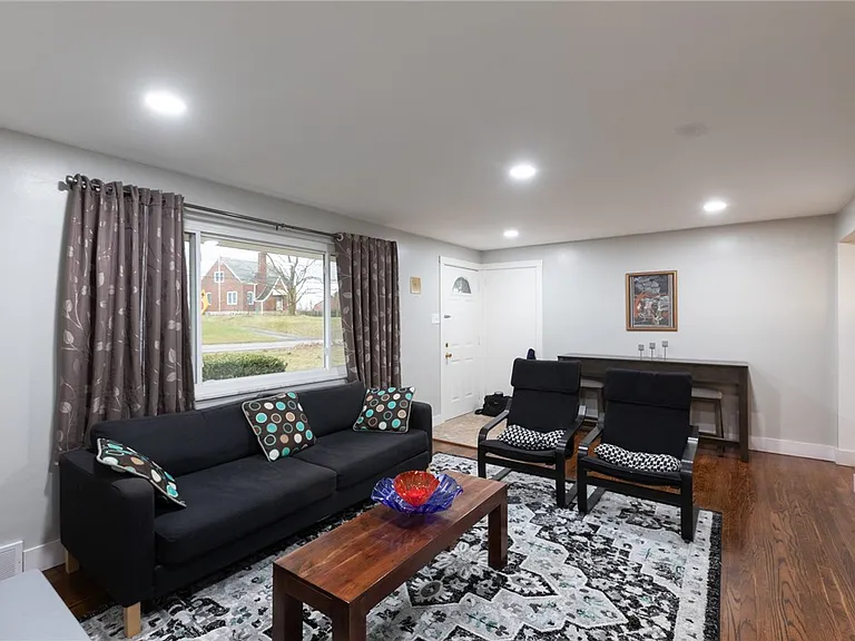 2413 Nicholson Rd — Photo 4
