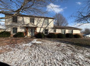 610 Dorset Cir, Saint Joseph, IL 61873