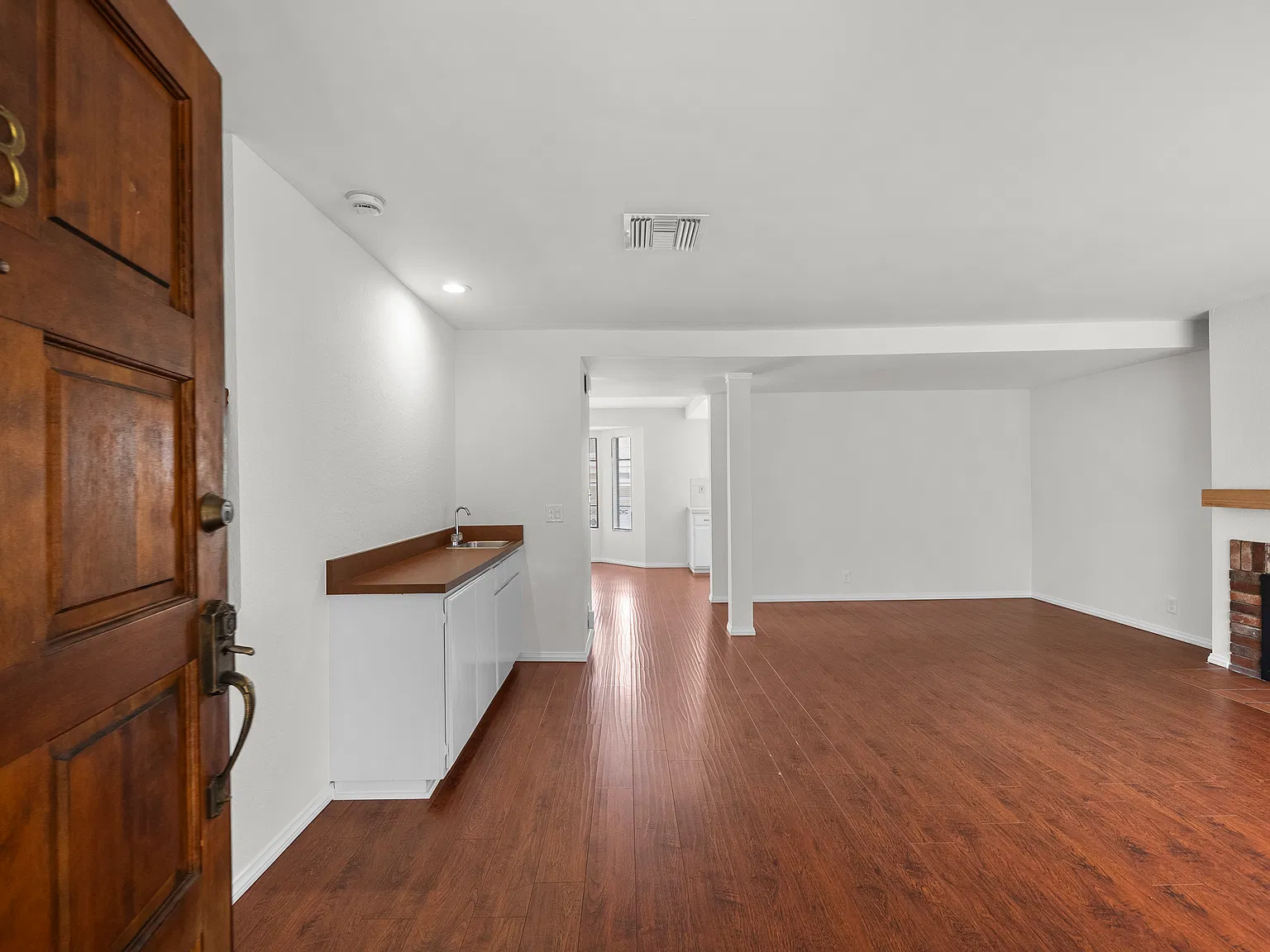 3 bed, 1294 sqft, $3,500 — Photo 1