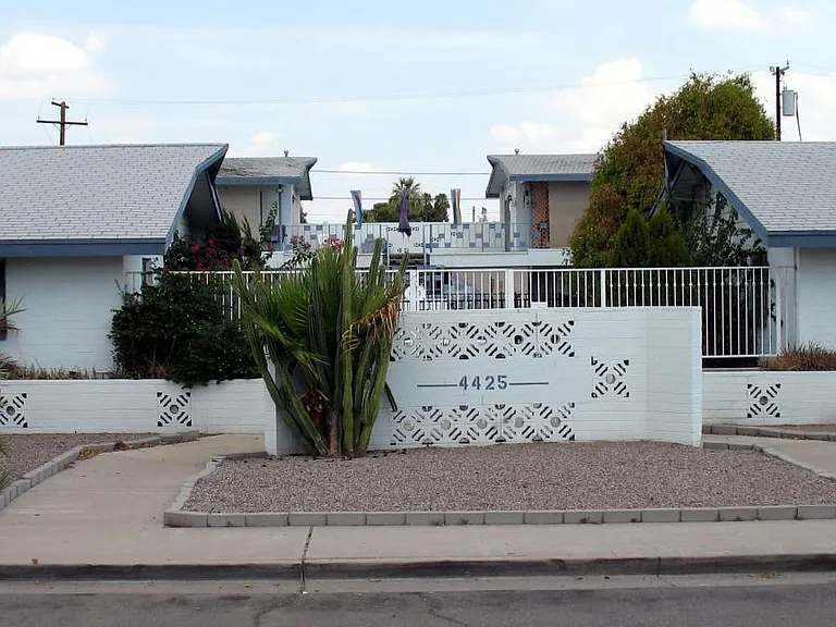 4425 N 8th Ave #8 — Photo 2