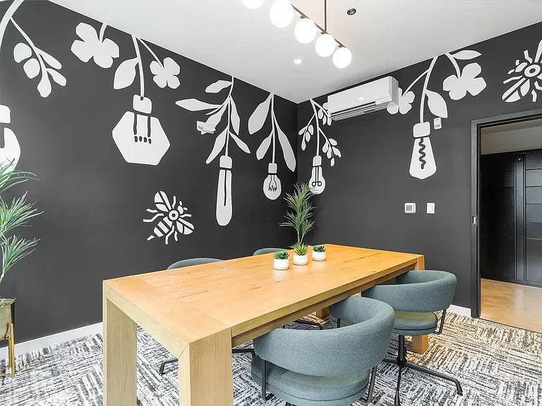 BB House — Photo 39