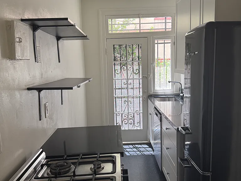 245 S Berendo St #103 — Photo 6