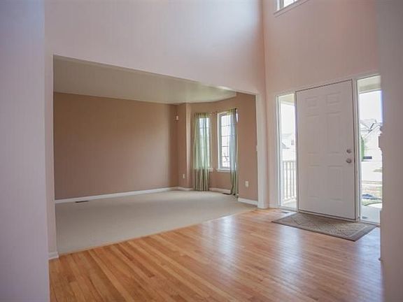 4th image of 3275 Honeysuckle Dr