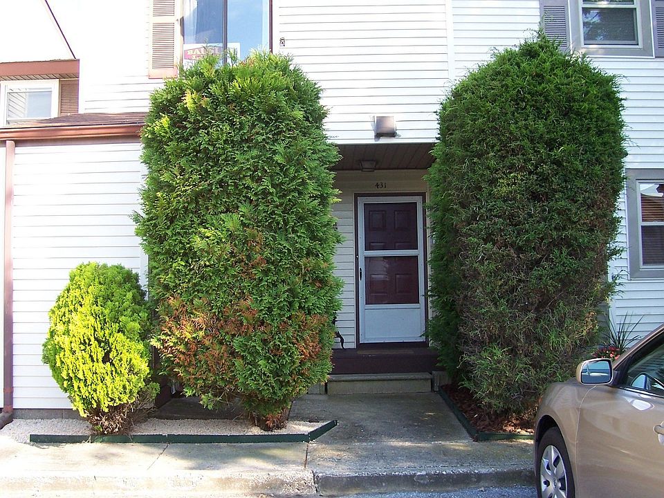 Front of home with off street parking