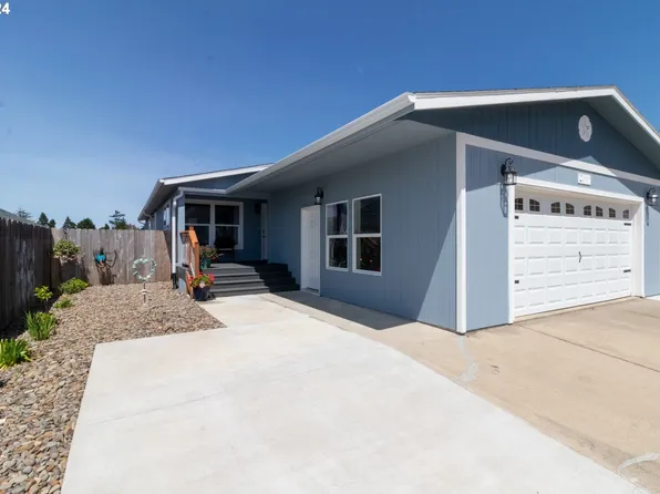 1967 34th St, Florence, OR 97439