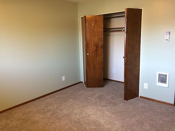 2nd image of 407 SE 88th Ave