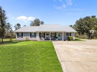 2065 Buster Walker Rd, Waynesville, GA 31566