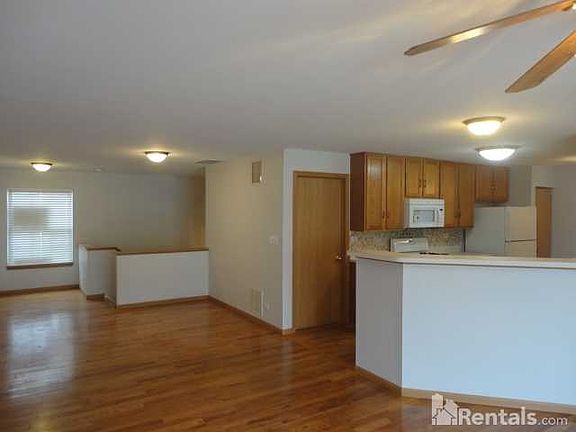2nd image of 2288 Vanderbilt Dr