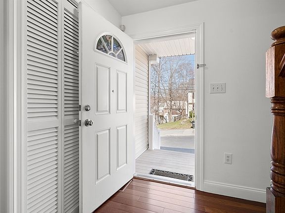 5th image of 22 Westview Rd
