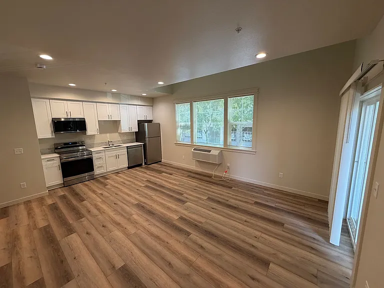 Lincoln St. Apartments — Photo 36