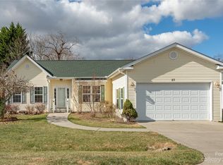 63 Beechnut Dr, Hendersonville, NC 28739