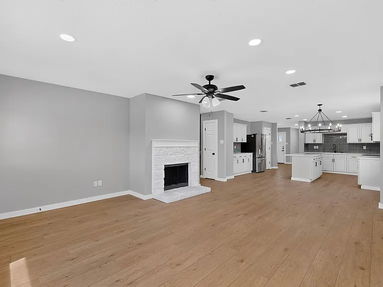 13291 Guerin Dr — Photo 13