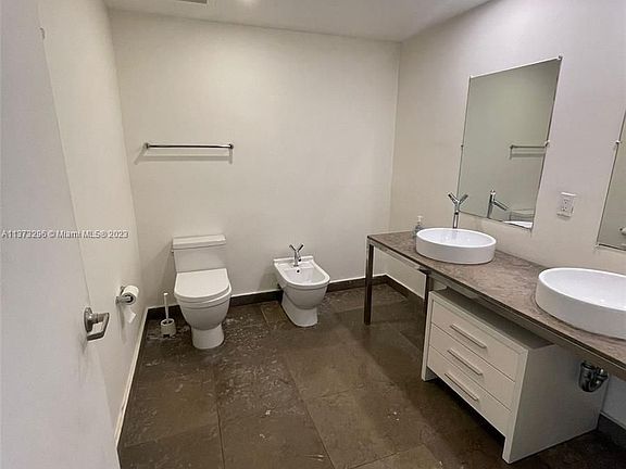 5th image of 495 Brickell Ave APT 1908