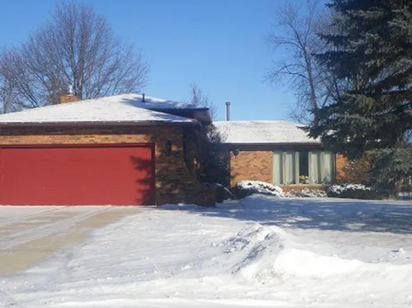 416 E Elder St, Dike, IA 50624