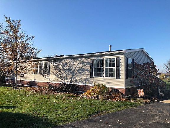 3rd image of 4621 Camberwell Cir