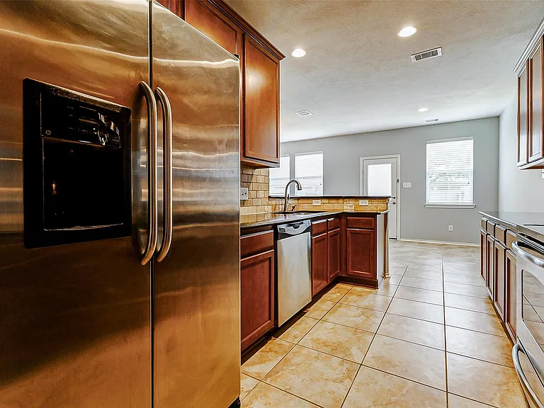 24522 Folkstone Cir — Photo 34