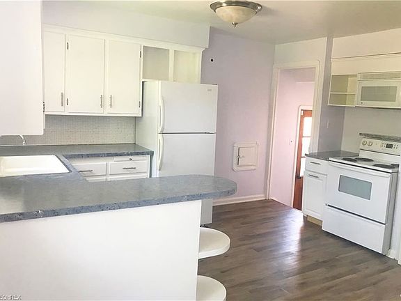 3rd image of 7910 Manorford Dr