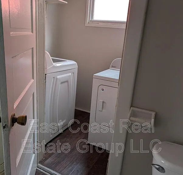 304 1/2 W Martin St — Photo 33