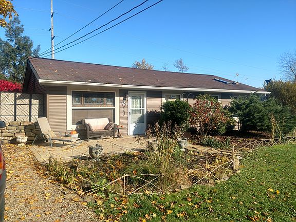 4th image of 405 Sussex Dr