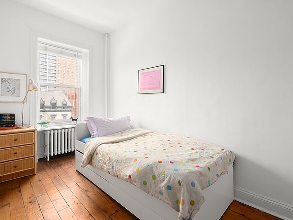 5th image of 306 Washington Ave APT 3