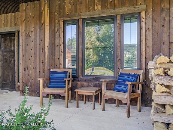 4th image of 7898 House Top Ln