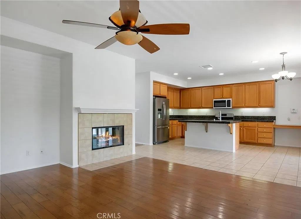 5 bed, 3.5 bath, 2564 sqft, $3,850 — Photo 3