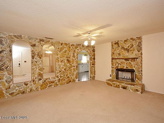 3rd image of 1047 Porpoise Dr