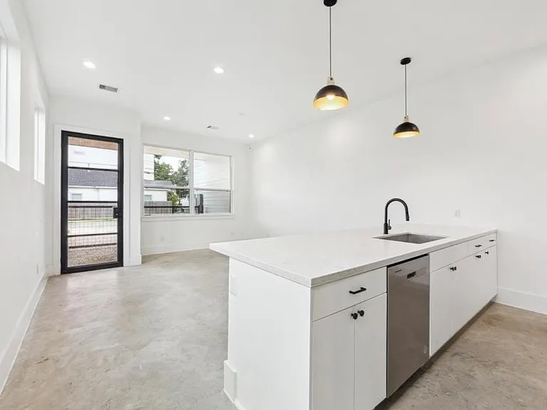 316 N Everton St #C — Photo 5