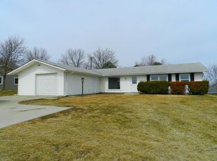 815 W 16th St, Maryville, MO 64468
