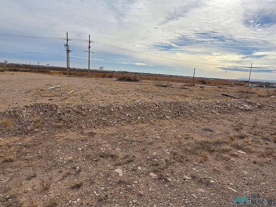 1st image of 735 E Derrick Rd