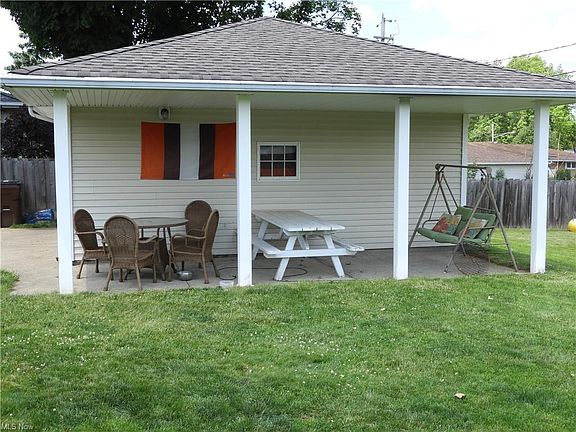 3rd image of 11180 Glamer Dr