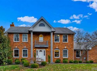 15142 Highcroft Dr, Chesterfield, MO 63017