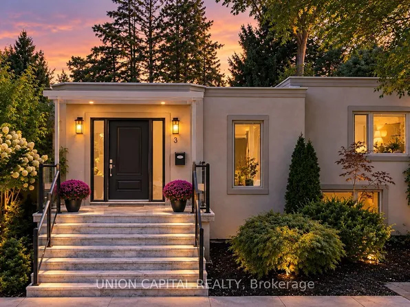3 Elton Cres, Toronto, ON M8W 2X9