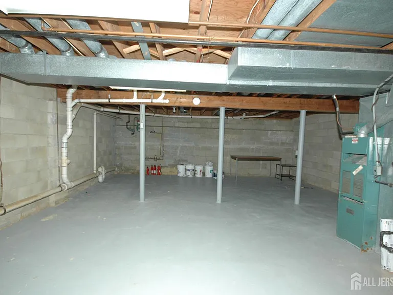 4 White Oaks Dr — Photo 32