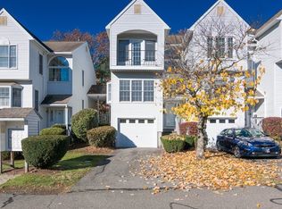 36 Castlegate Dr, Springfield, MA 01129