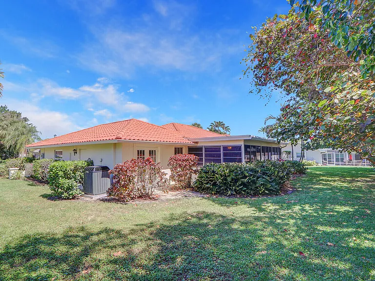 8574 SE Seagrape Way — Photo 36
