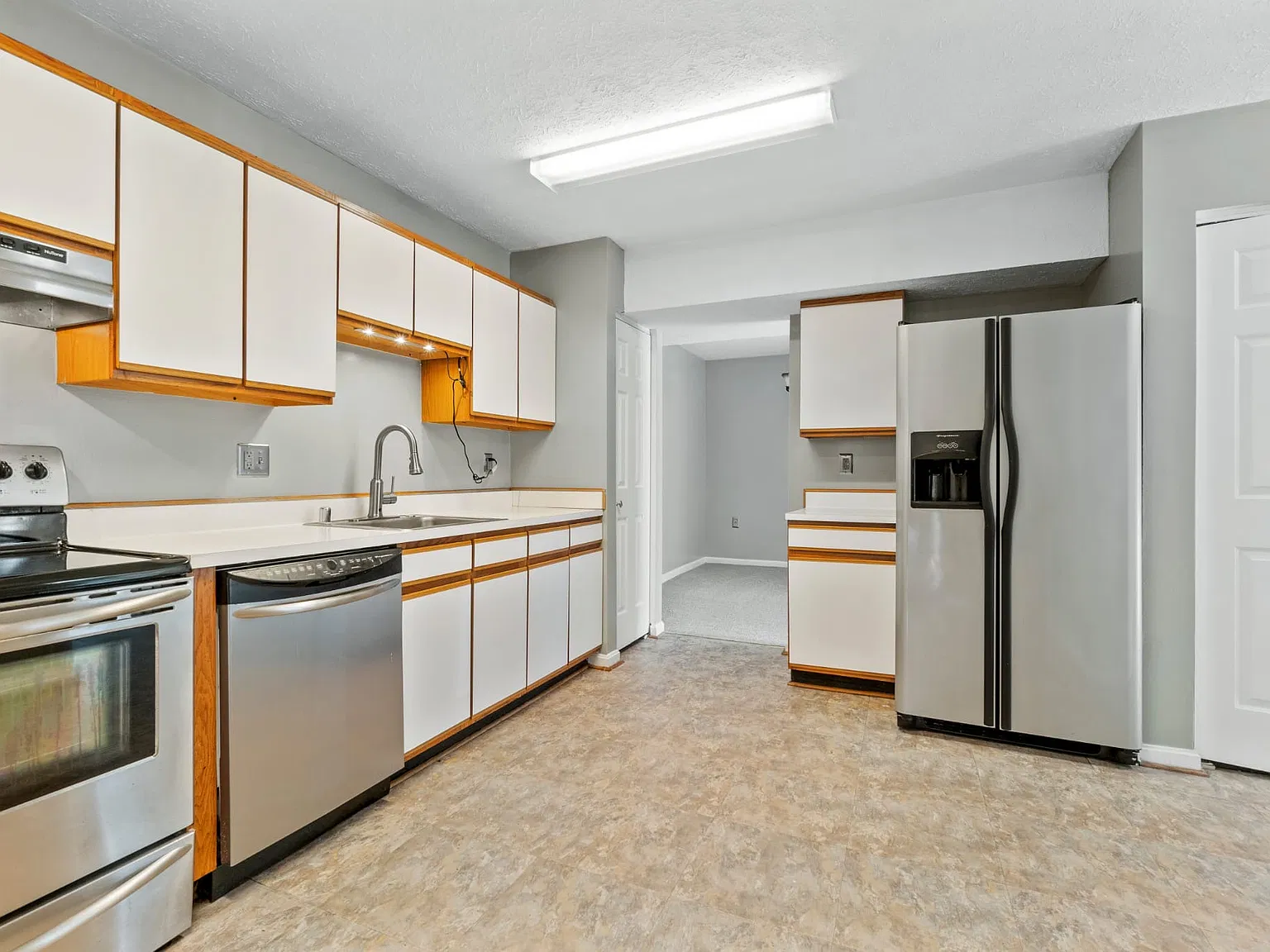 2 bed, 1420 sqft, $2,700 — Photo 3