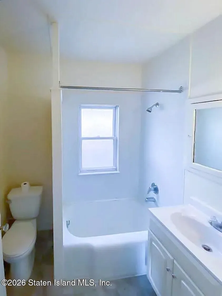 2 bed, 1.0 bath, 2100 sqft, $2,600 — Photo 4