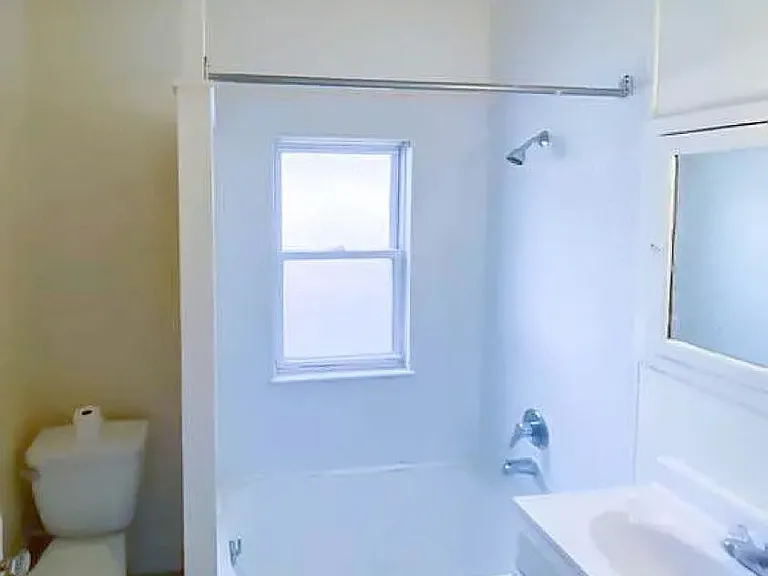 122 Westervelt Ave #1 — Photo 4